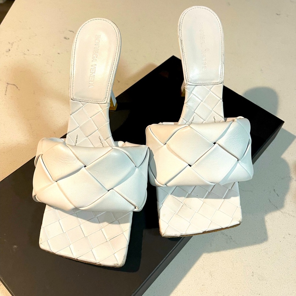 Bottega White shoes
